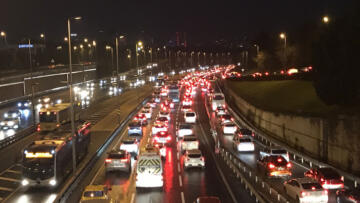 56 saatlik kısıtlama sonrası İstanbul’un hali! Yoğun trafik yaşanıyor