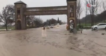 Edirne’de şiddetli yağış hayatı olumsuz etkiledi!