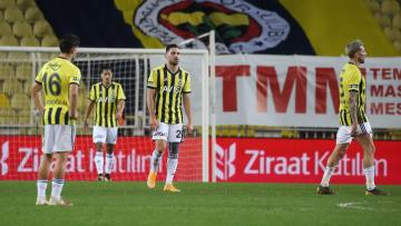 Fenerbahçe’ye bir darbe daha… ‘Kocaman’ zafer