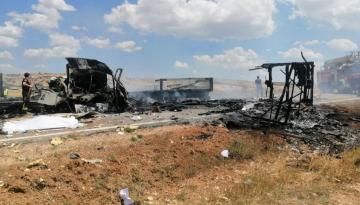 Antalya’da kamyonet ile TIR çarpıştı: 3 ölü
